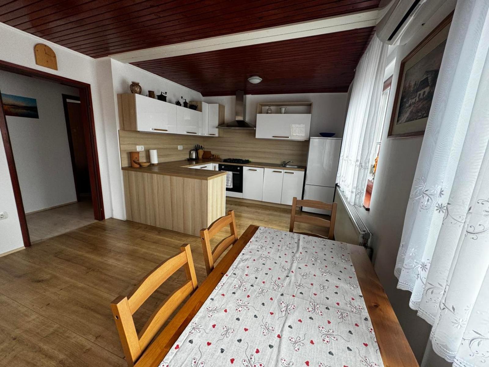 Rooms Apartma Церкница Екстериор снимка